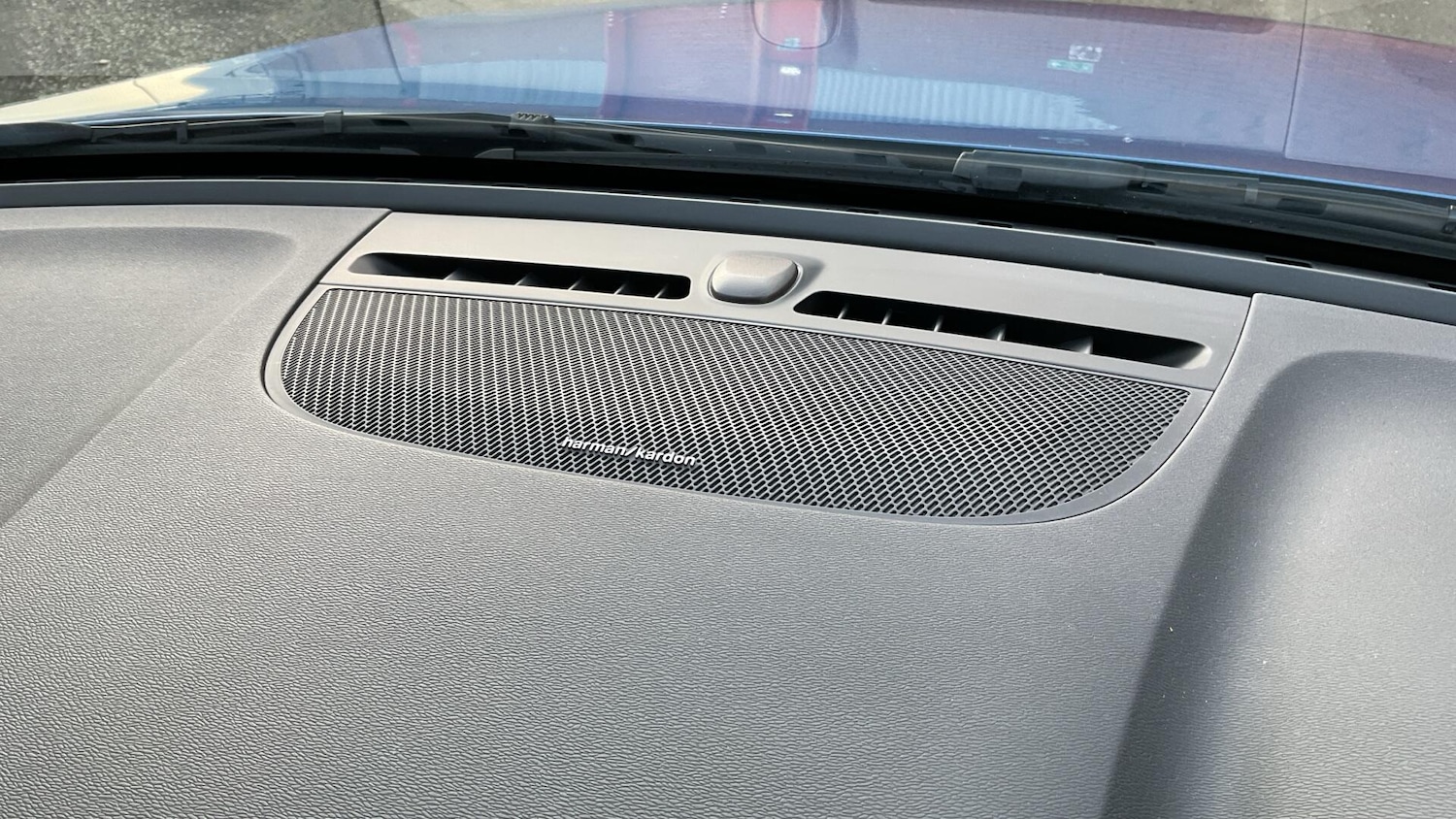 Used Volvo XC40 2018 for sale - 76898946: Photo 25