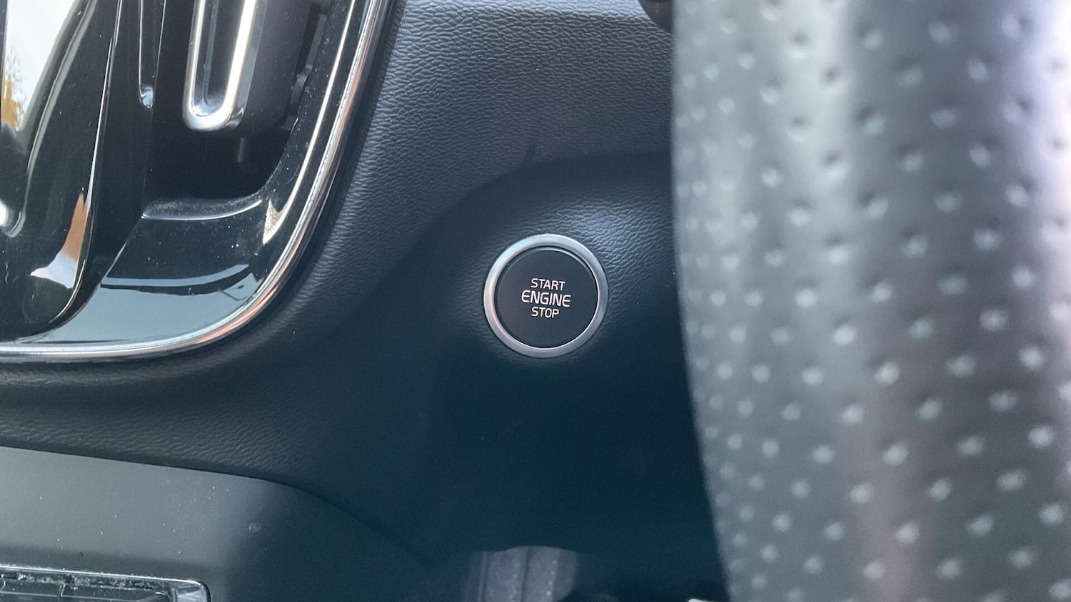 Used Volvo XC40 2018 for sale - 76898946: Photo 27