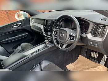 Used Volvo XC60 2018 for sale - 79613359: Photo