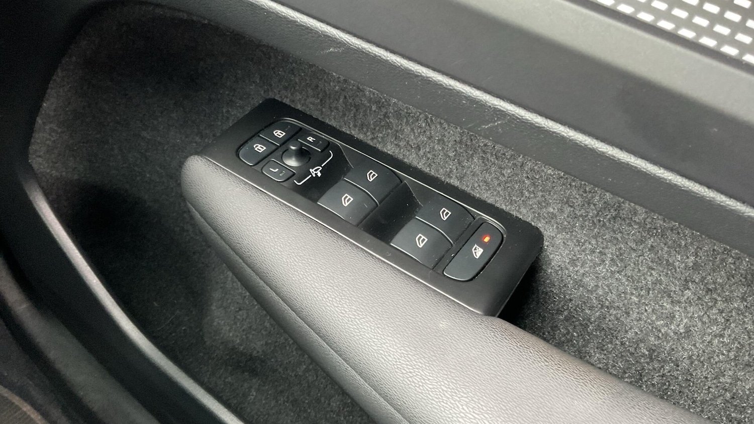 Used Volvo XC40 2022 for sale - 76824439: Photo 25