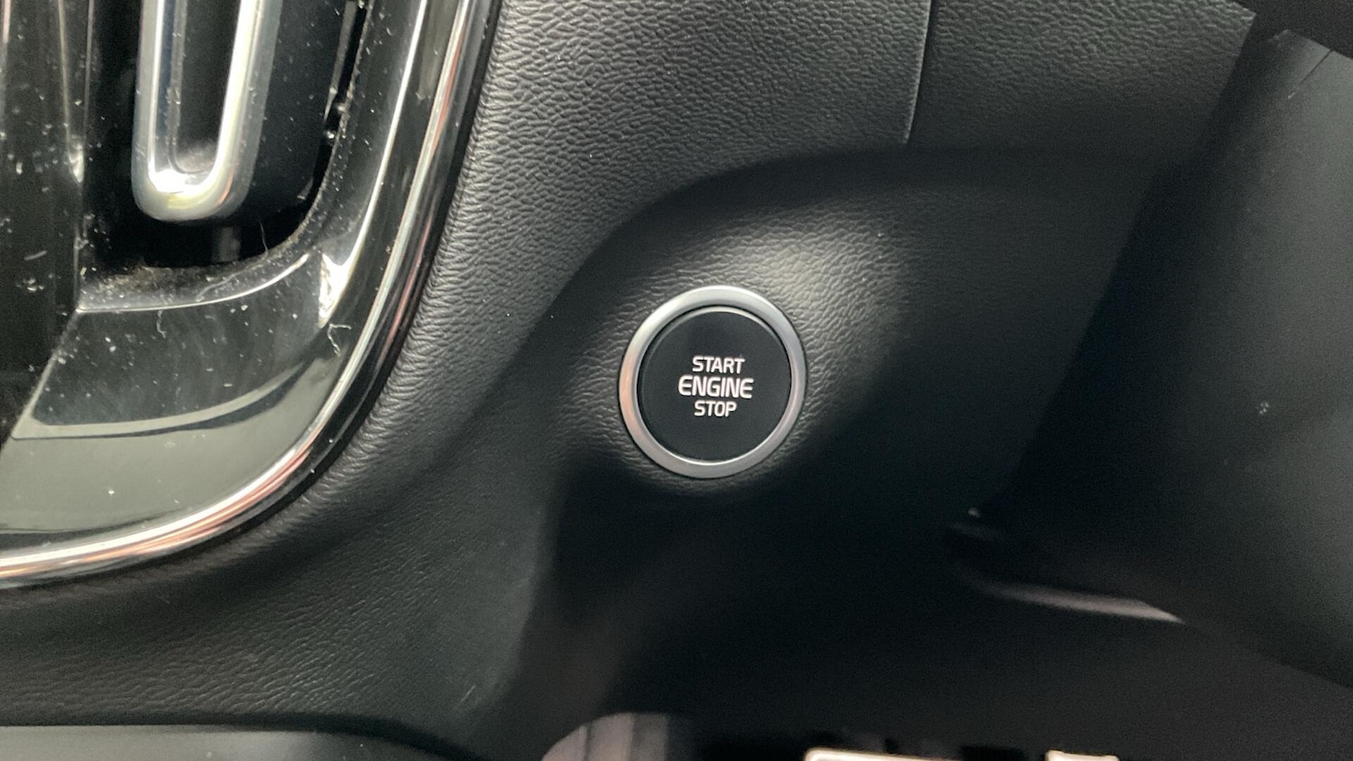 Used Volvo XC40 2022 for sale - 76824439: Photo 28