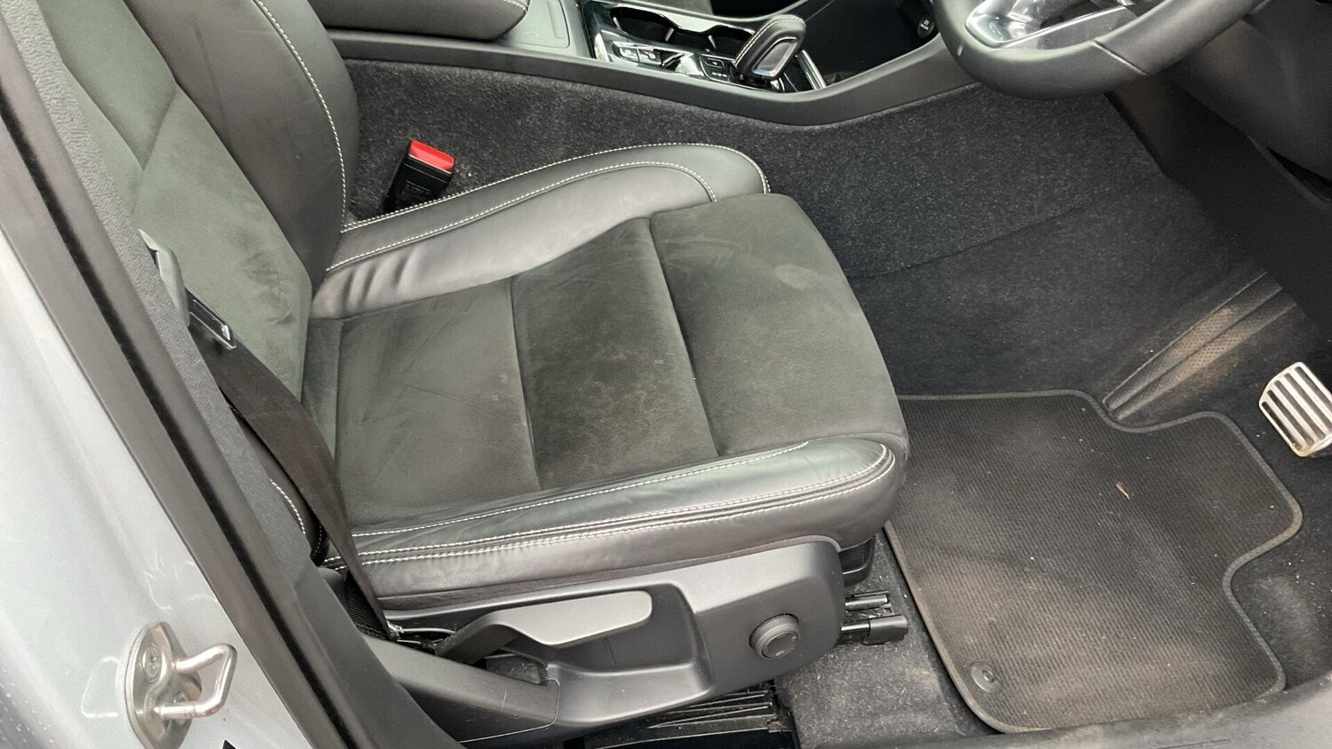 Used Volvo XC40 2022 for sale - 76824439: Photo 31