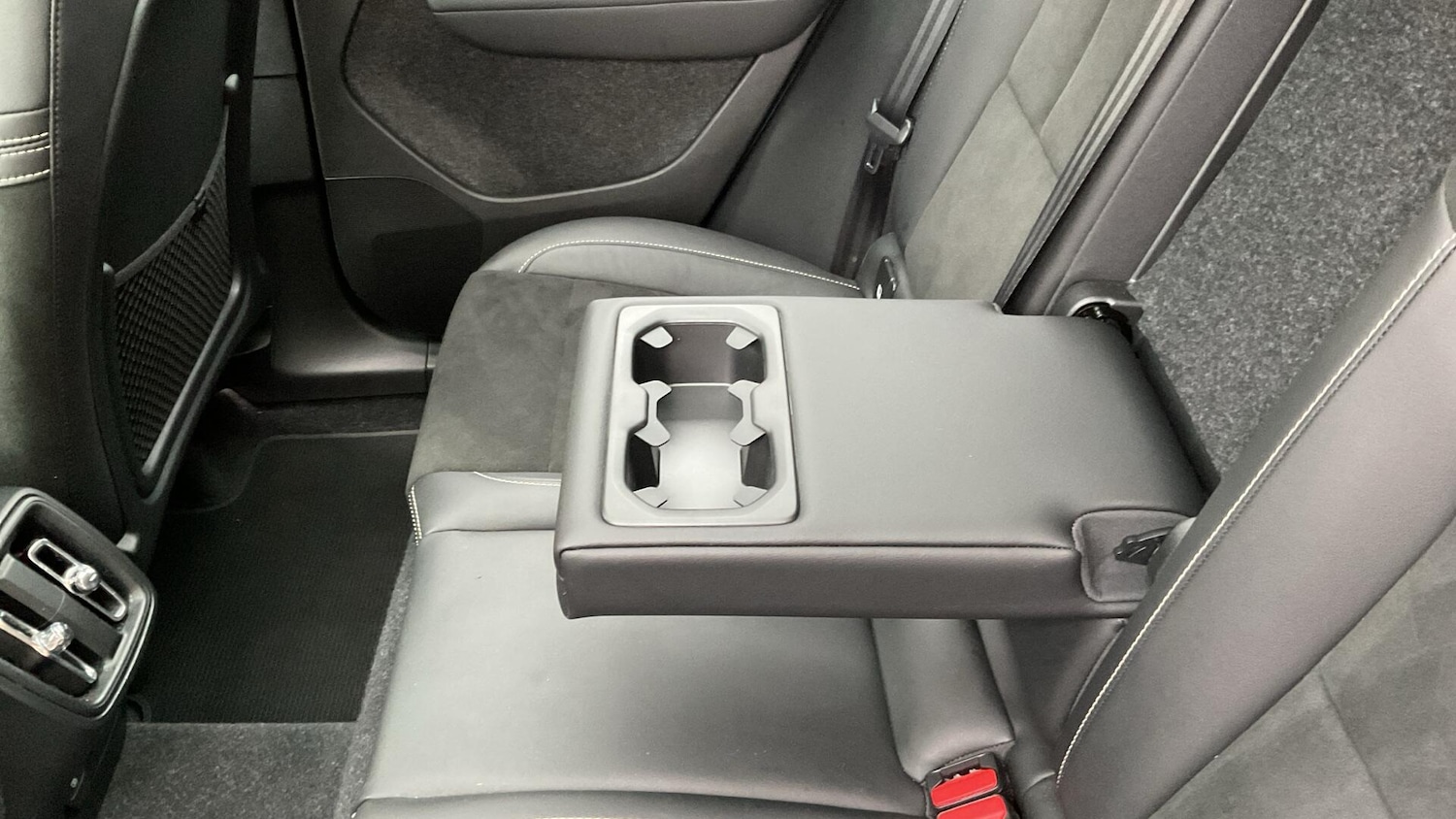 Used Volvo XC40 2022 for sale - 76824439: Photo 35