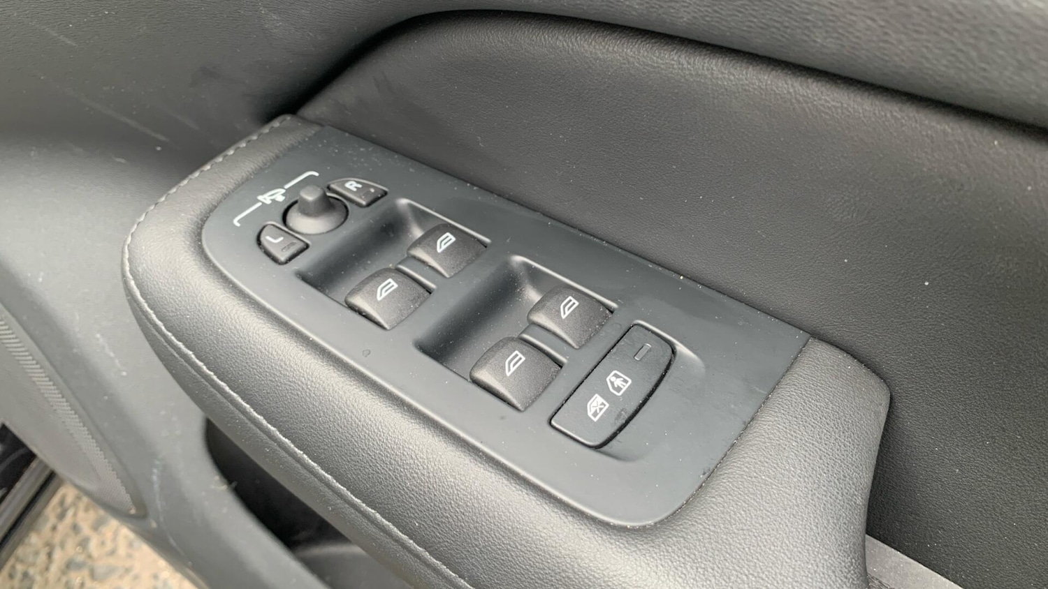 Used Volvo S60 2023 for sale - 77982438: Photo 24