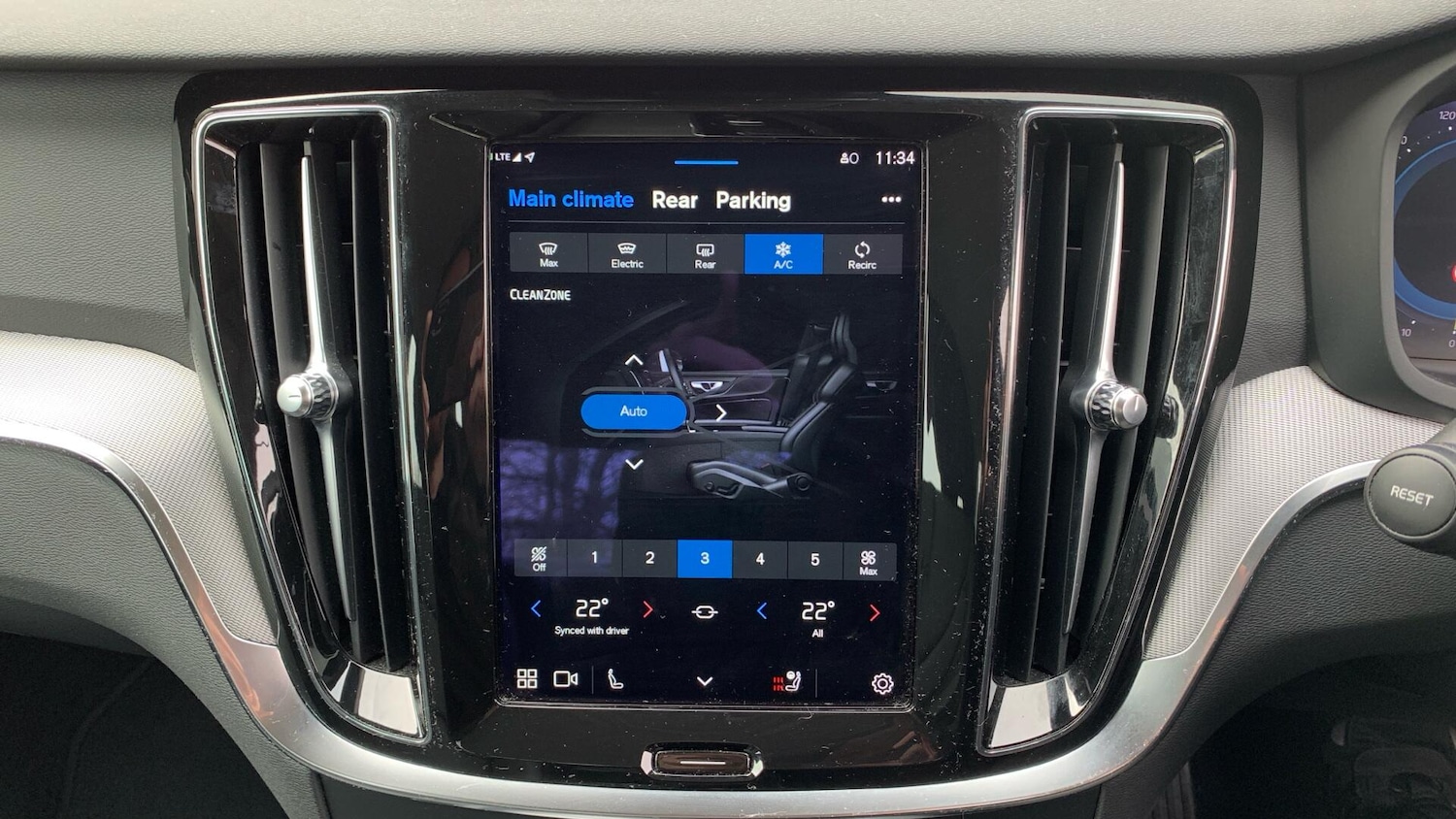 Used Volvo S60 2023 for sale - 77982438: Photo 39