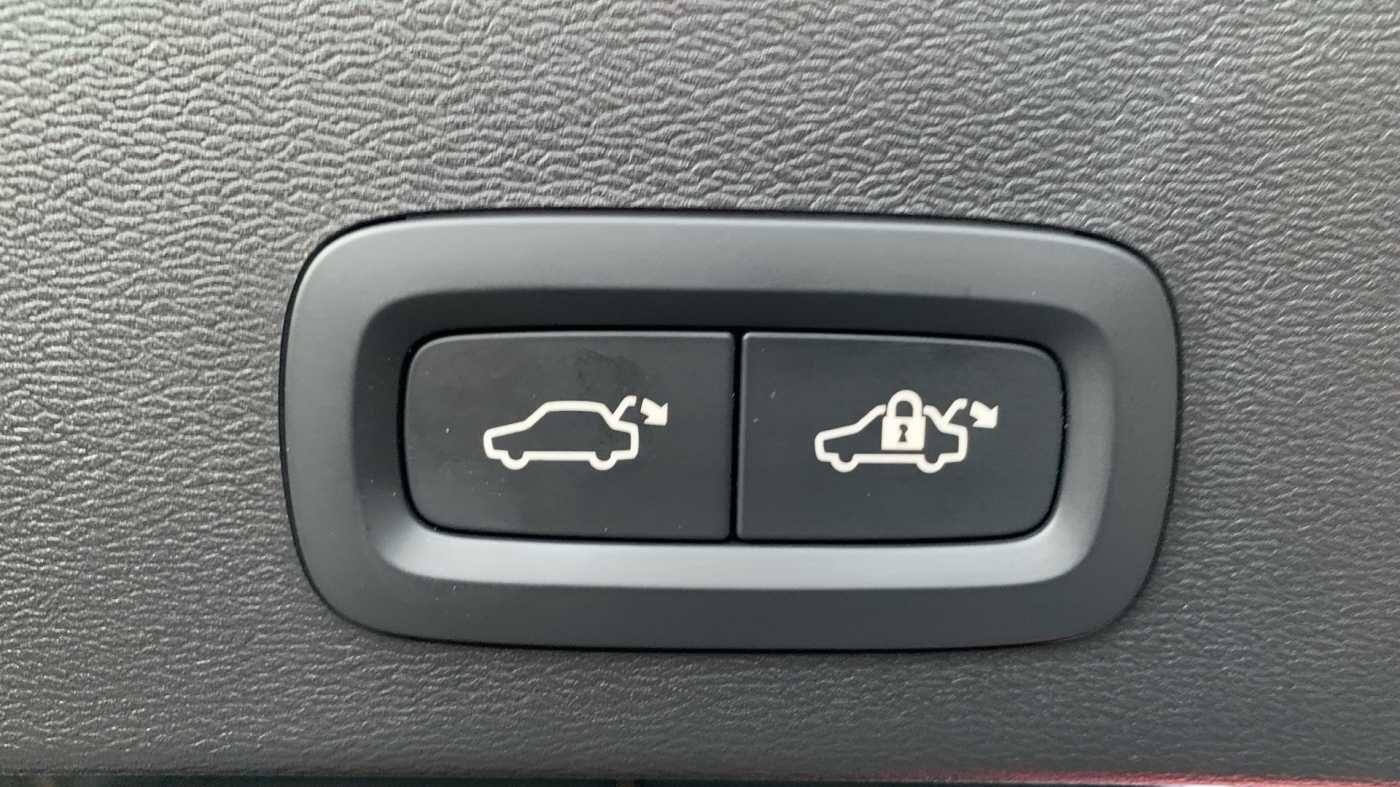 Used Volvo XC40 for sale - 77969890: Photo 21