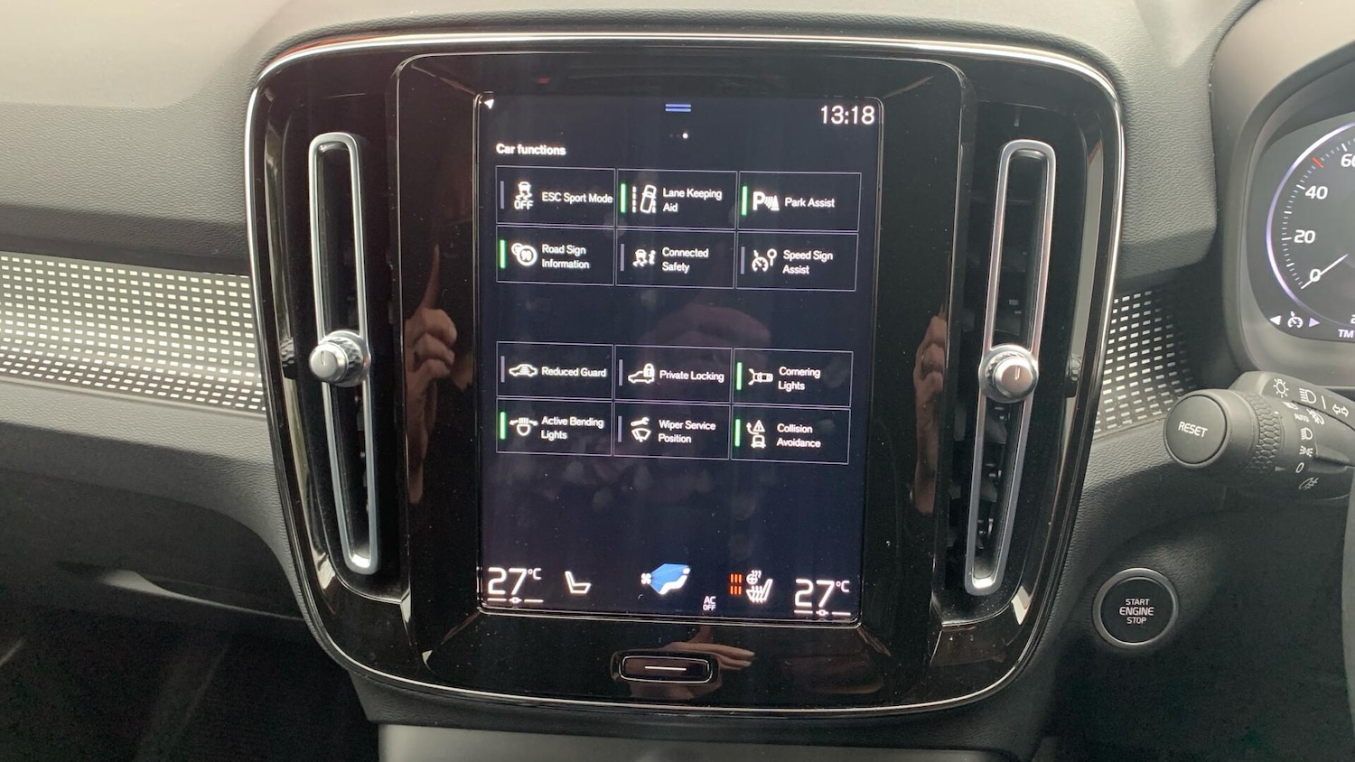 Used Volvo XC40 for sale - 77267062: Photo 17