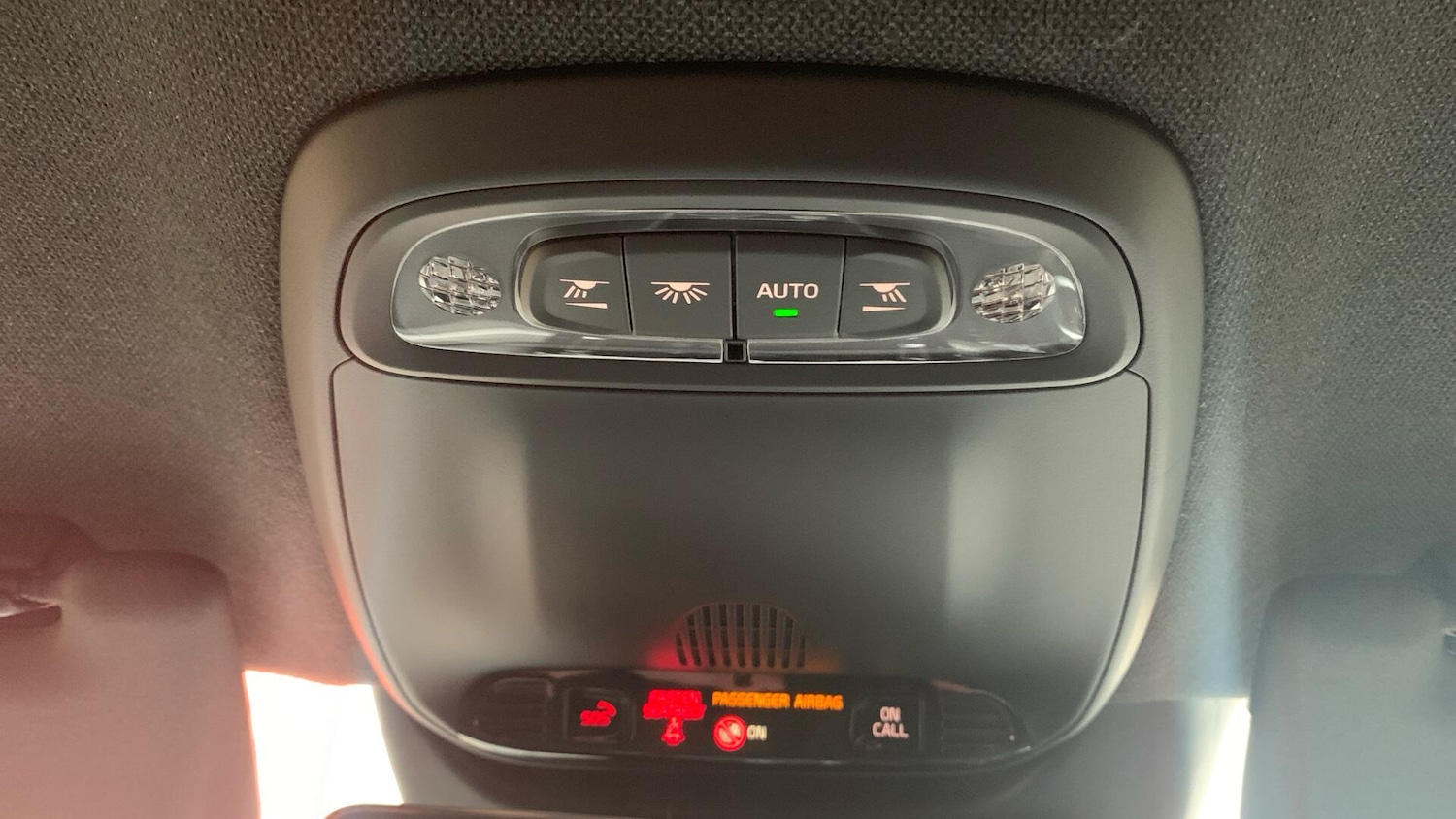 Used Volvo XC40 for sale - 77267062: Photo 28