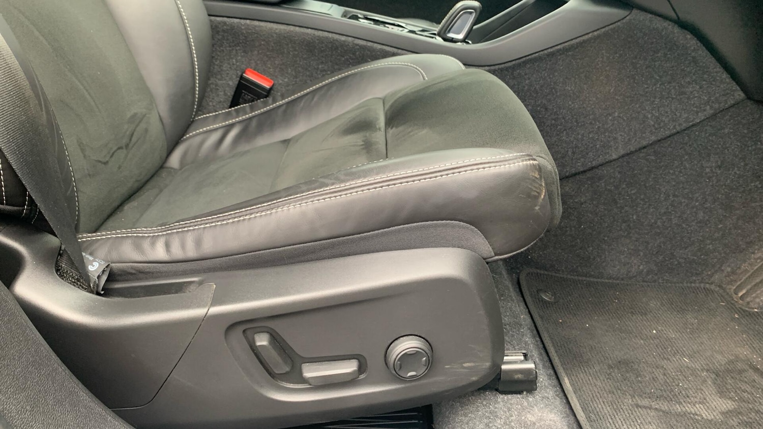 Used Volvo XC40 for sale - 77267062: Photo 30