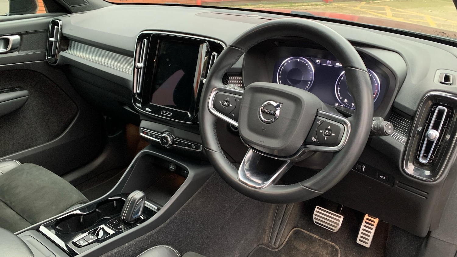 Used Volvo XC40 2022 for sale - 77625742: Photo 4