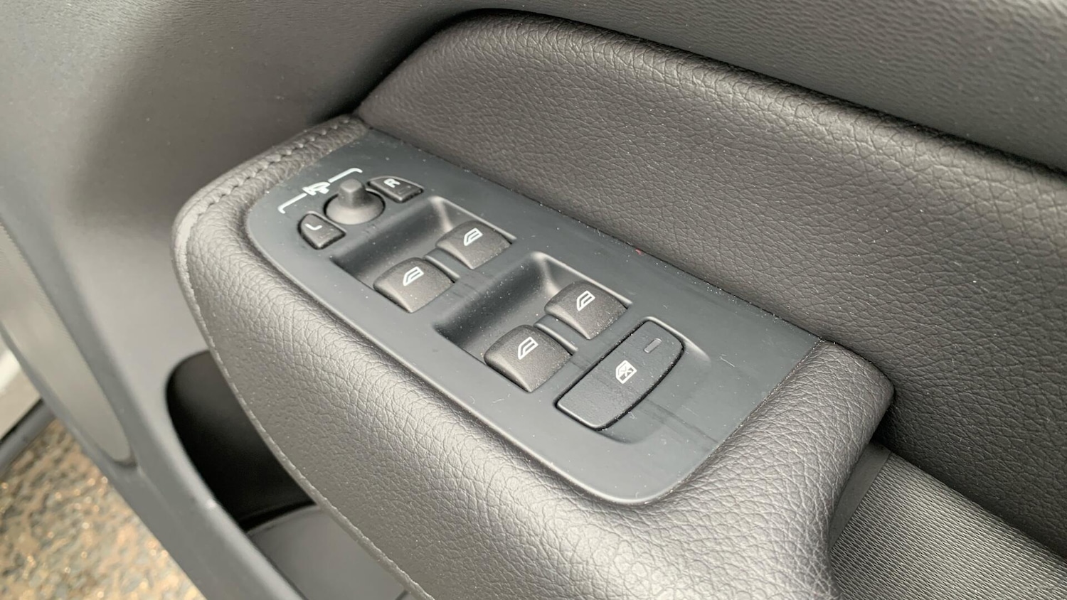 Used Volvo XC60 2022 for sale - 76753085: Photo 25