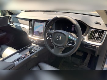 Used Volvo V60 2023 for sale - 79412554: Photo