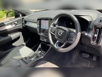 Used Volvo XC40 2023 for sale - 78685044: Photo