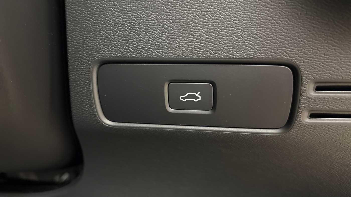 Used Volvo XC40 2024 for sale - 76753312: Photo 31