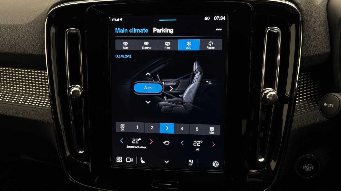 Used Volvo XC40 2024 for sale - 76753312: Photo 40