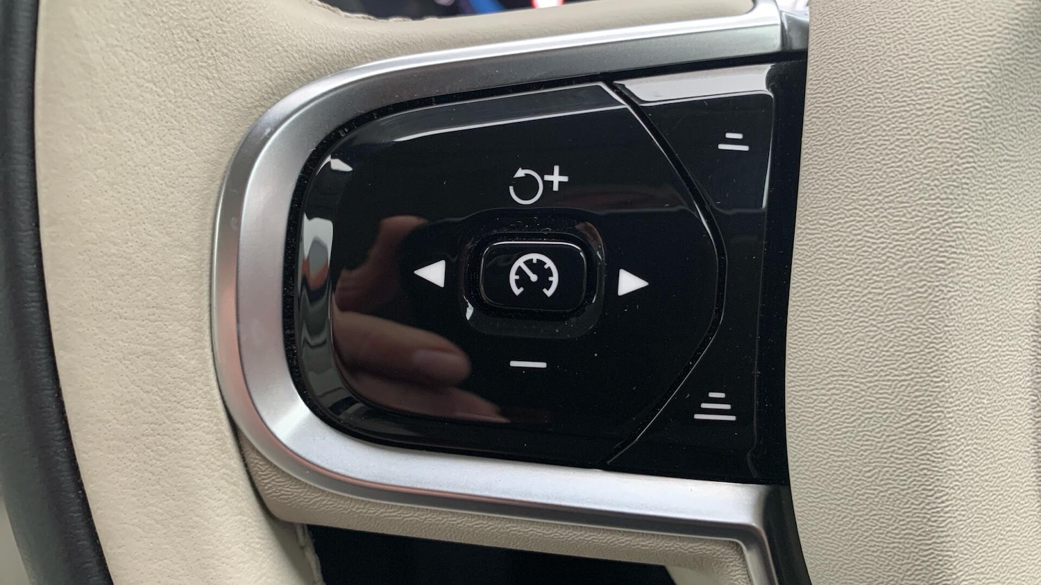 Used Volvo XC60 2023 for sale - 77266995: Photo 21