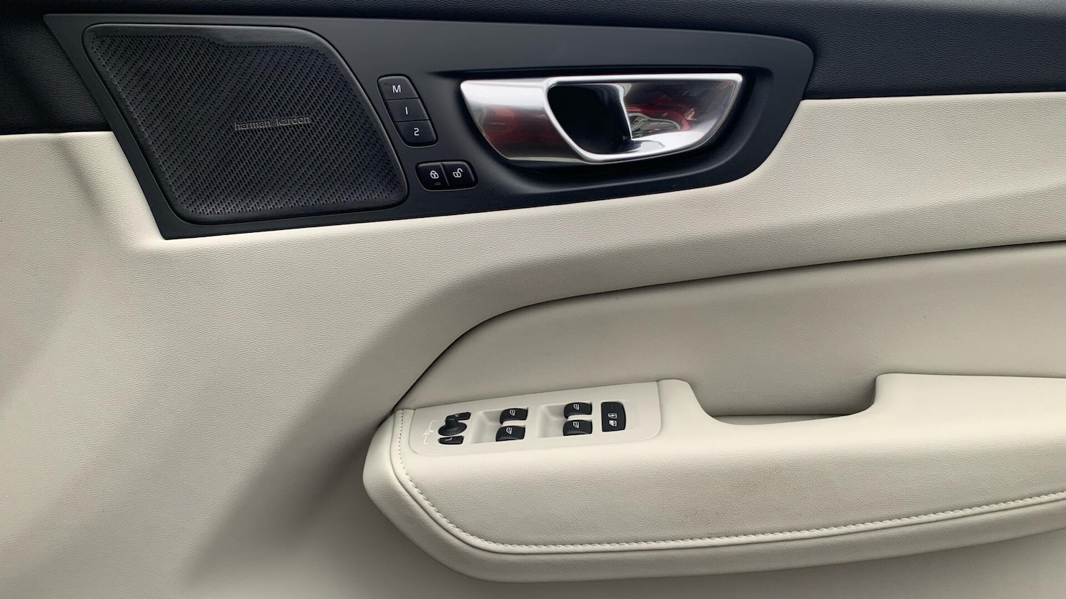 Used Volvo XC60 2023 for sale - 77266995: Photo 29