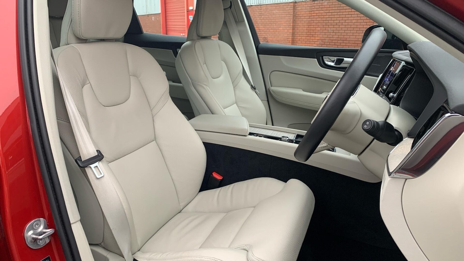 Used Volvo XC60 2023 for sale - 77266995: Photo 31