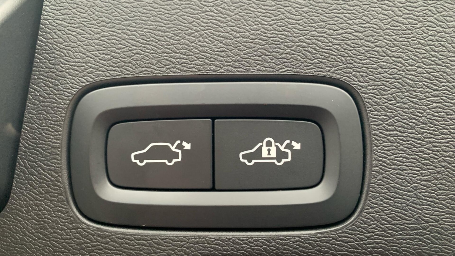 Used Volvo XC60 2023 for sale - 77266995: Photo 35