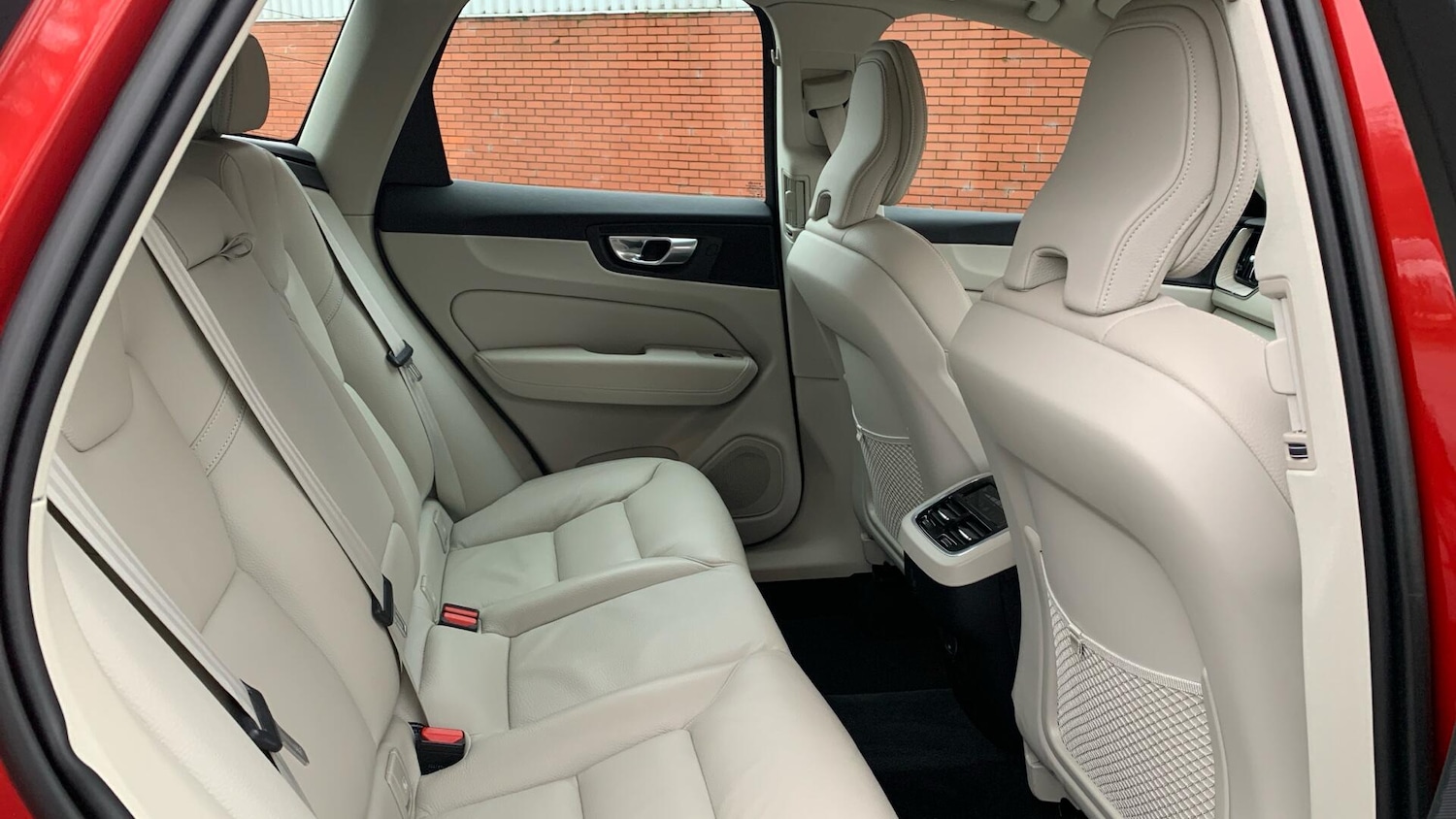 Used Volvo XC60 2023 for sale - 77266995: Photo 6