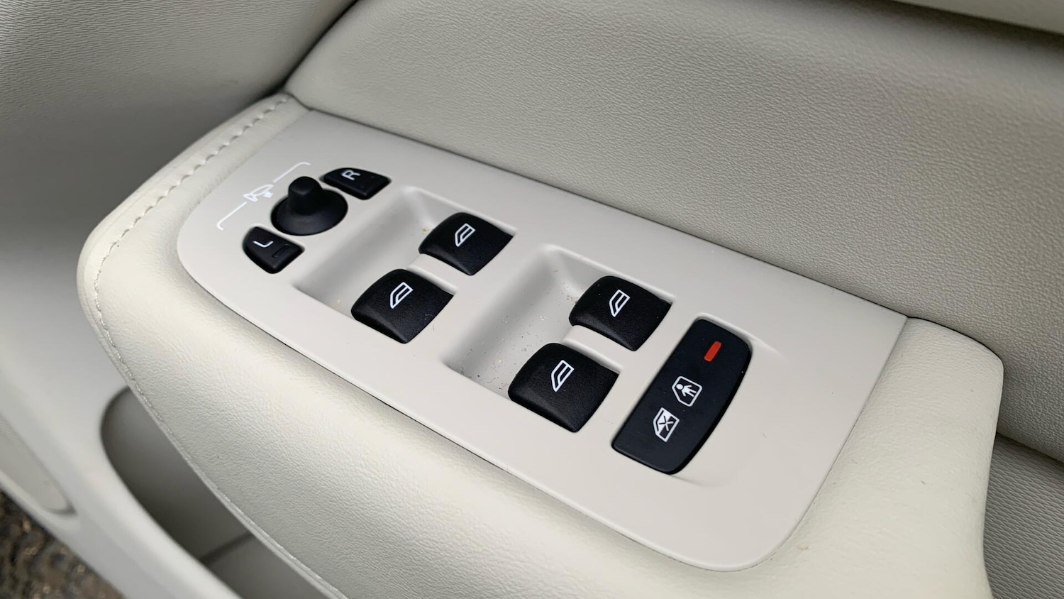 Used Volvo XC60 for sale - 77625998: Photo 24