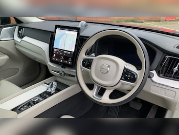 Used Volvo XC60 2025 for sale - 77625998: Photo