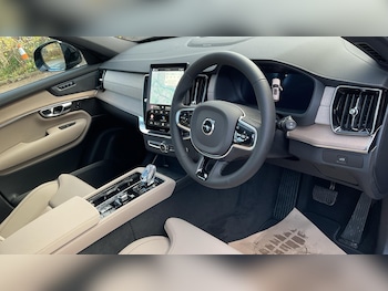 Used Volvo XC90 2025 for sale - 76832143: Photo