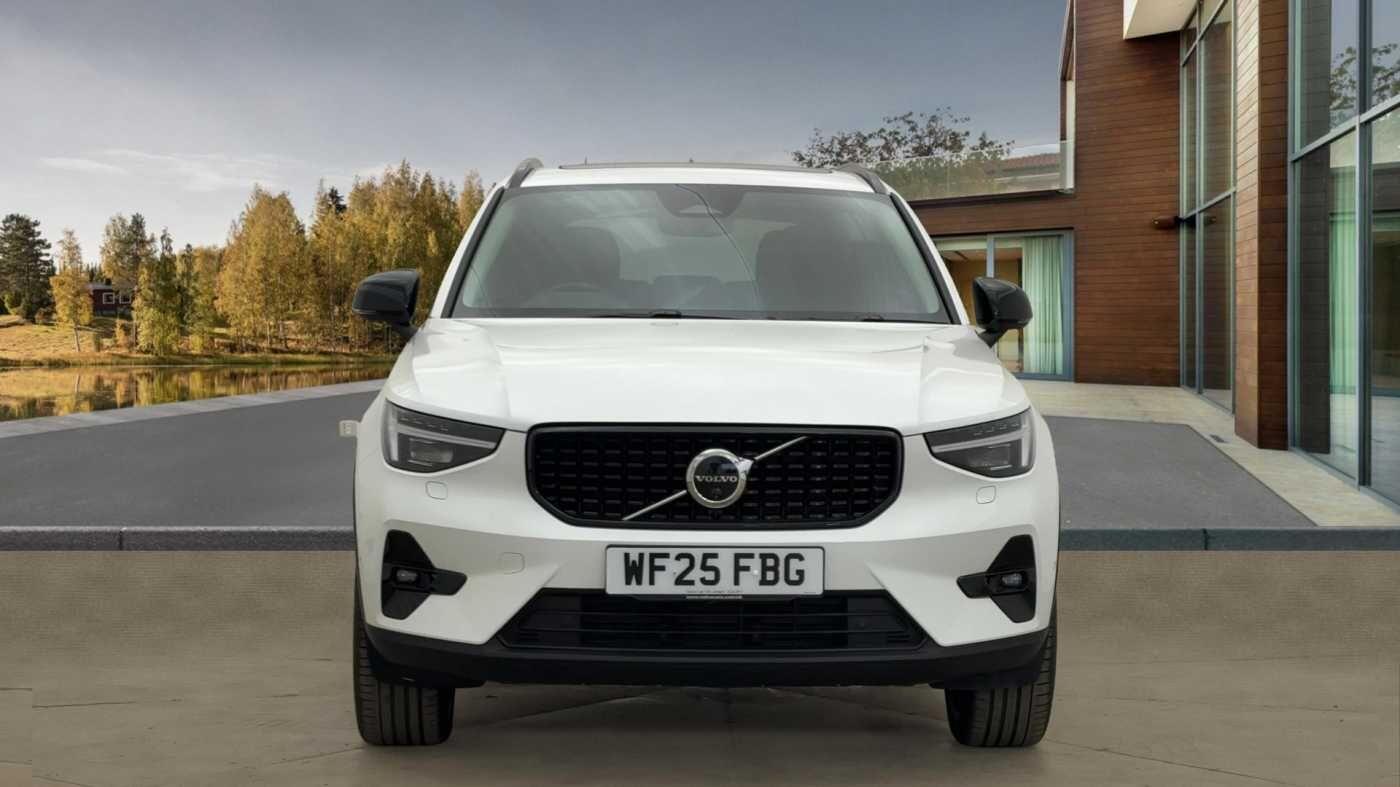 Used Volvo XC40 2025 for sale - 76825192: Photo 2