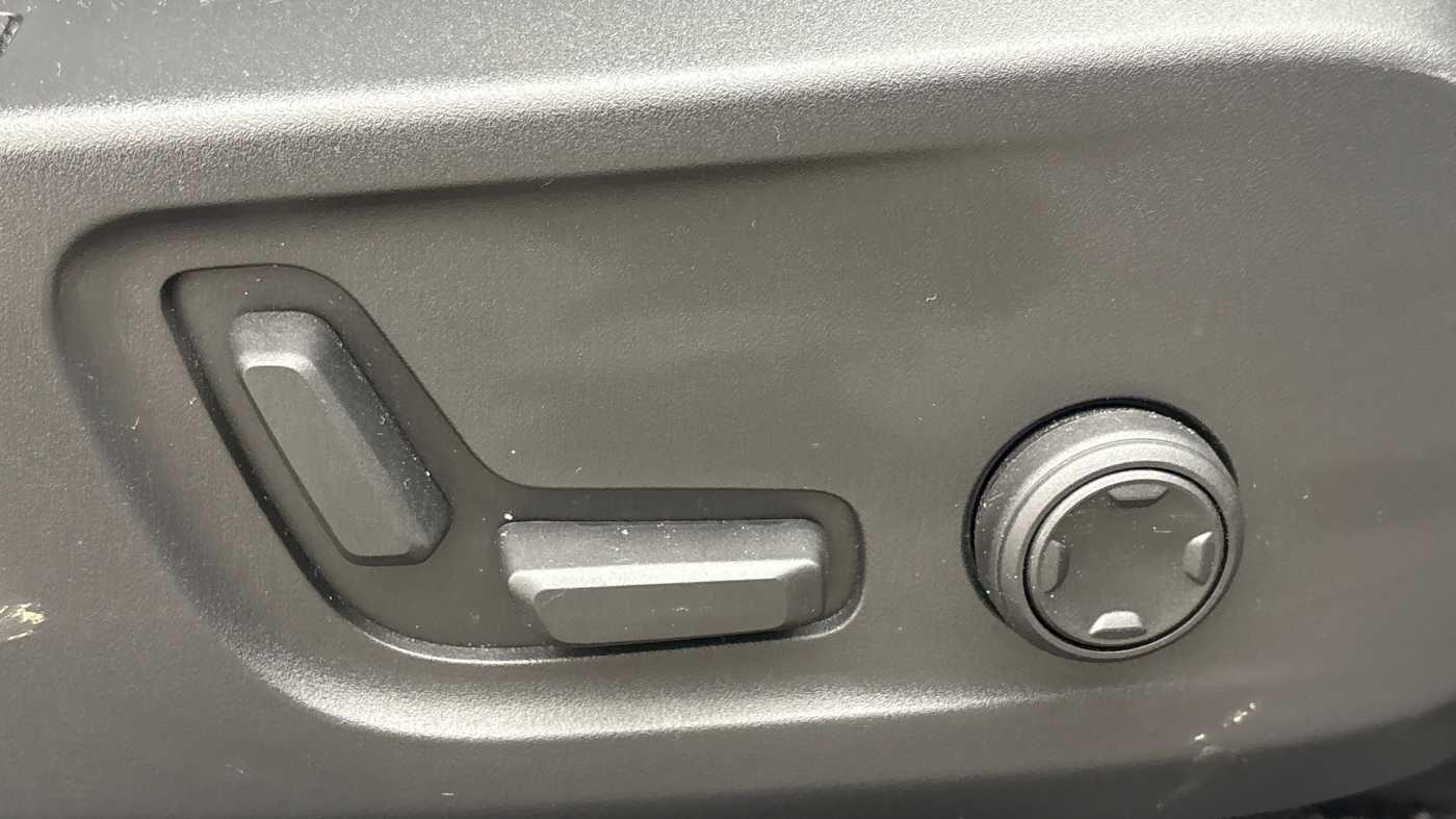 Used Volvo XC40 2025 for sale - 76825192: Photo 21