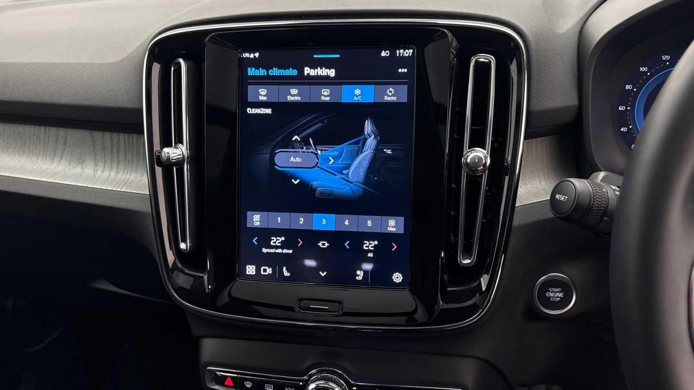 Used Volvo XC40 2025 for sale - 76825192: Photo 32