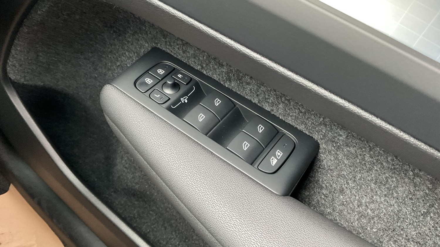 Used Volvo XC40 2026 for sale - 78007894: Photo 24