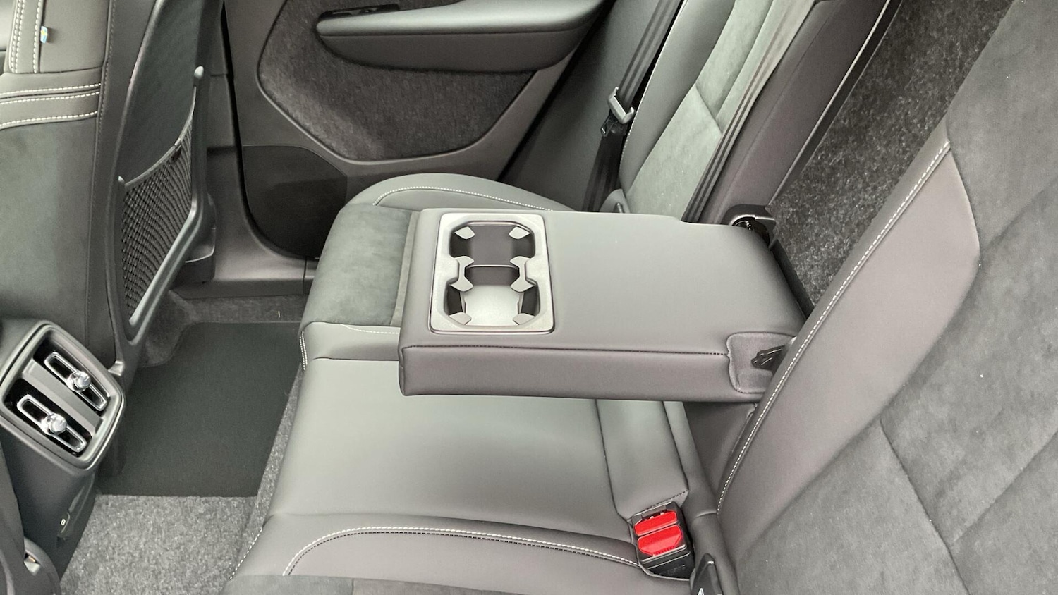 Used Volvo XC40 2026 for sale - 78007894: Photo 34