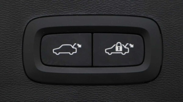 Used Volvo XC40 2024 for sale - 74546069: Photo 17