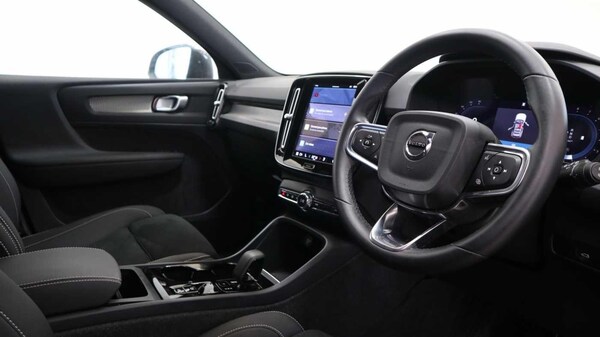 Used Volvo XC40 2024 for sale - 74546069: Photo 9