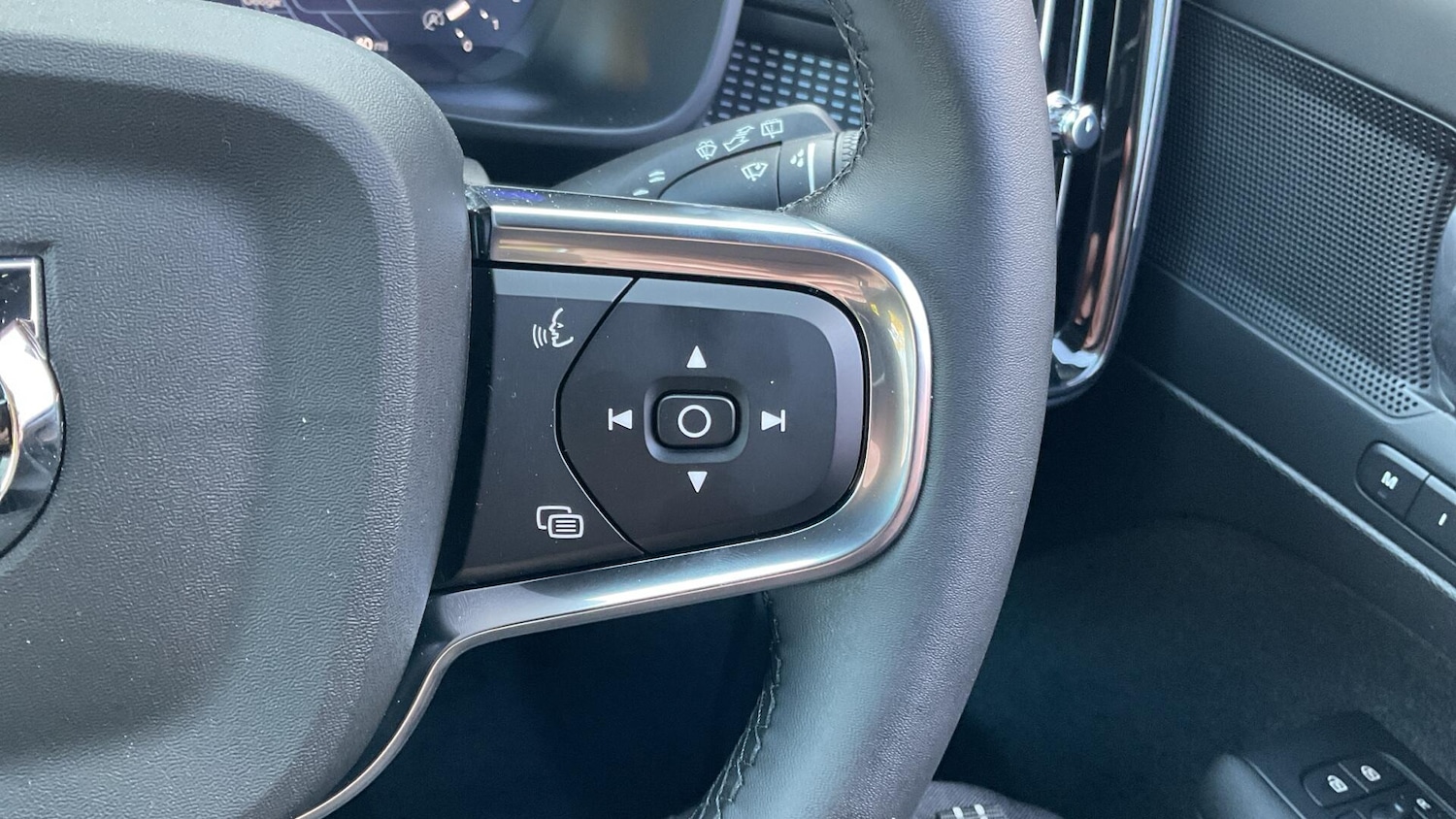 Used Volvo XC40 2025 for sale - 76824626: Photo 22