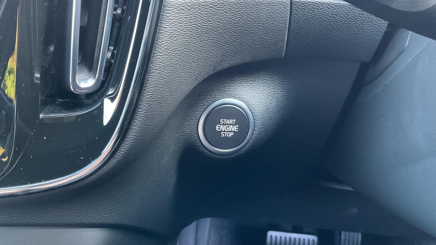 Used Volvo XC40 2025 for sale - 76824626: Photo 28