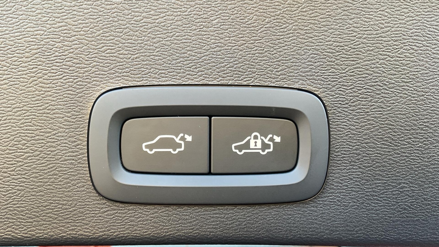 Used Volvo XC40 2025 for sale - 76824626: Photo 36