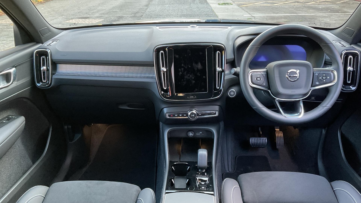 Used Volvo XC40 2025 for sale - 76824626: Photo 5