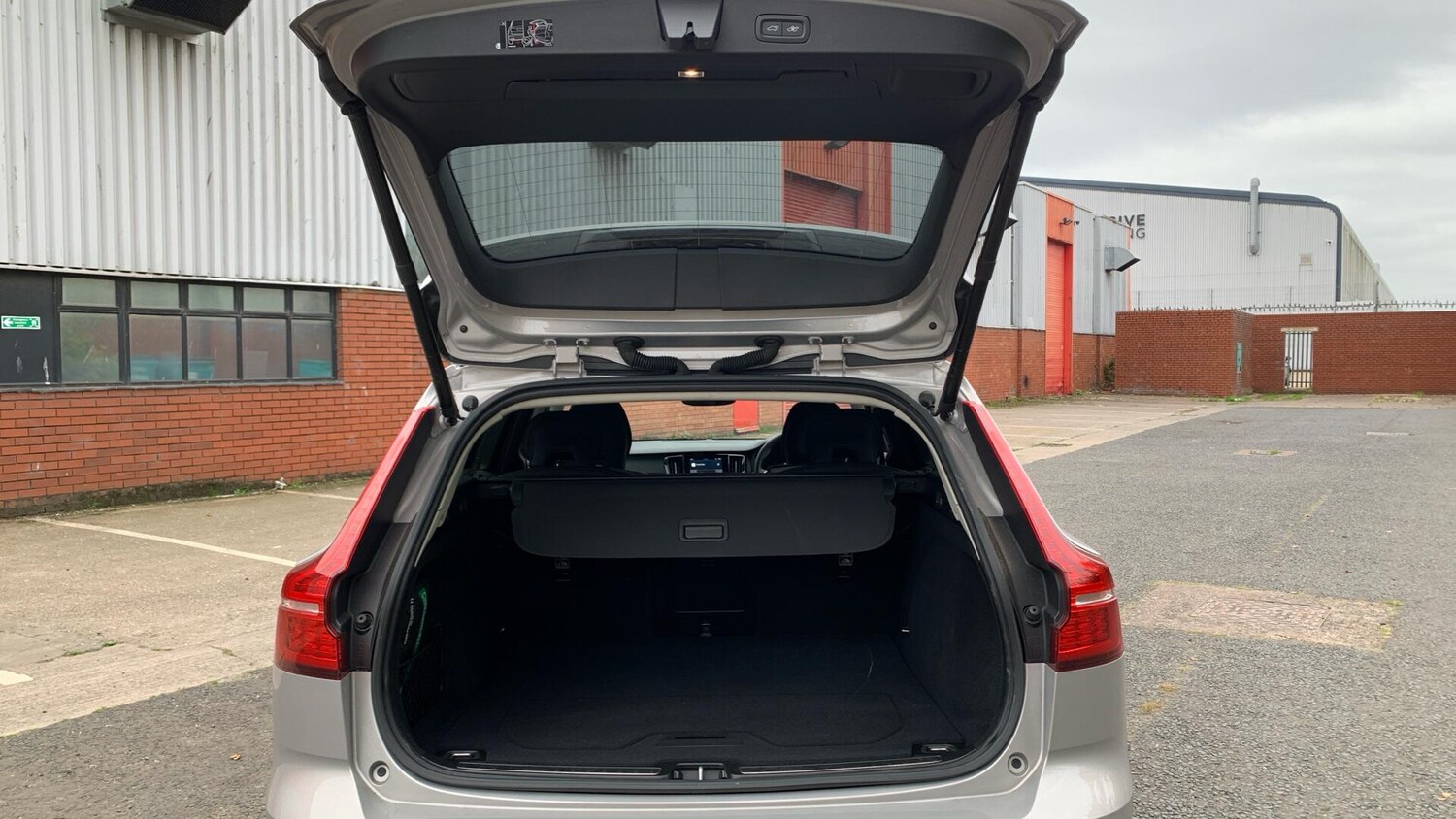 Used Volvo V60 2024 for sale - 76337261: Photo 14