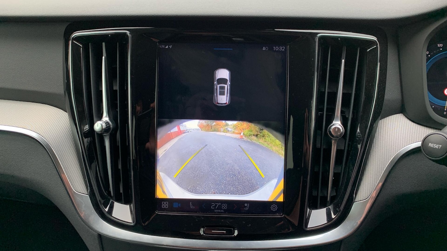 Used Volvo V60 2024 for sale - 76337261: Photo 20