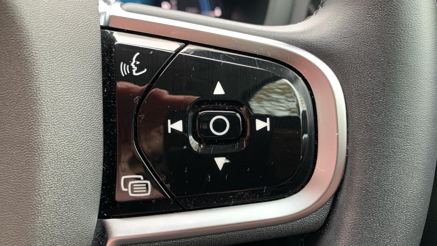 Used Volvo V60 2024 for sale - 76337261: Photo 23