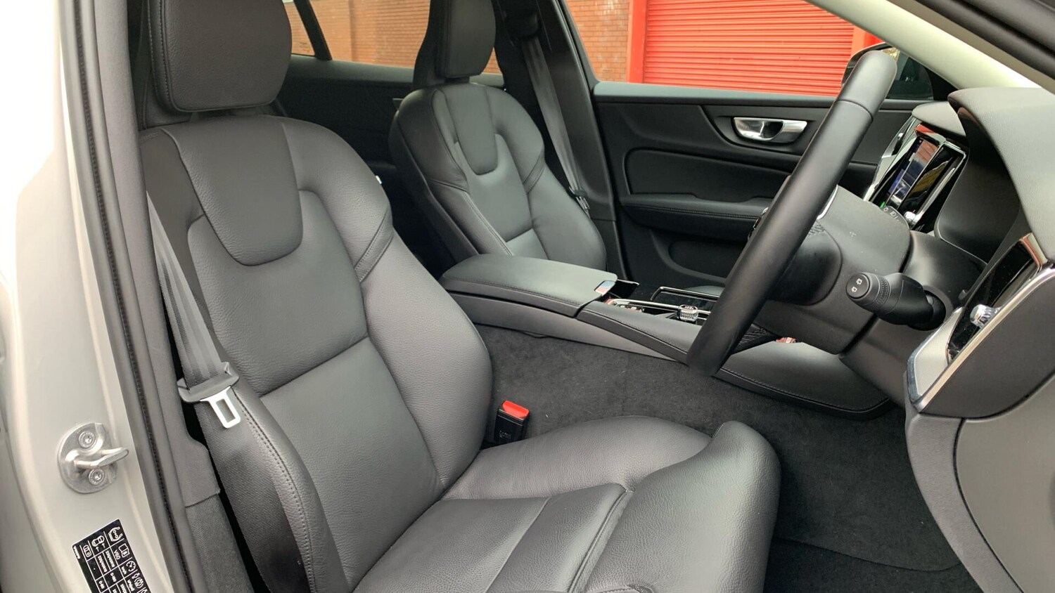 Used Volvo V60 2024 for sale - 76337261: Photo 32