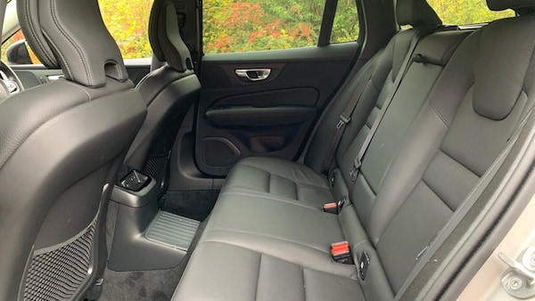 Used Volvo V60 2024 for sale - 76337261: Photo 33