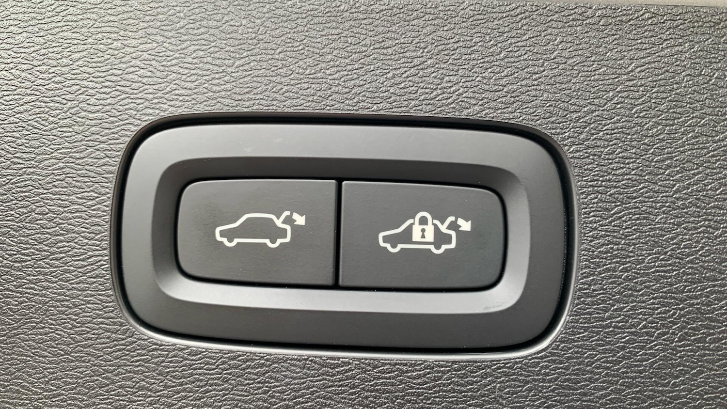 Used Volvo V60 2024 for sale - 76337261: Photo 36