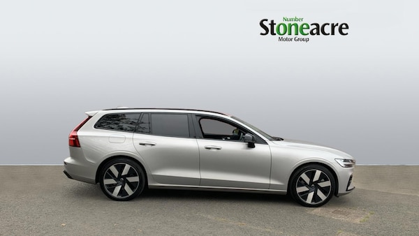 Used Volvo V60 2024 for sale - 76337261: Photo 3
