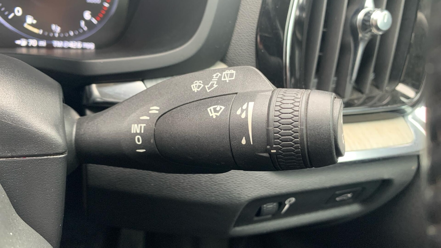 Used Volvo V60 for sale - 77657939: Photo 23