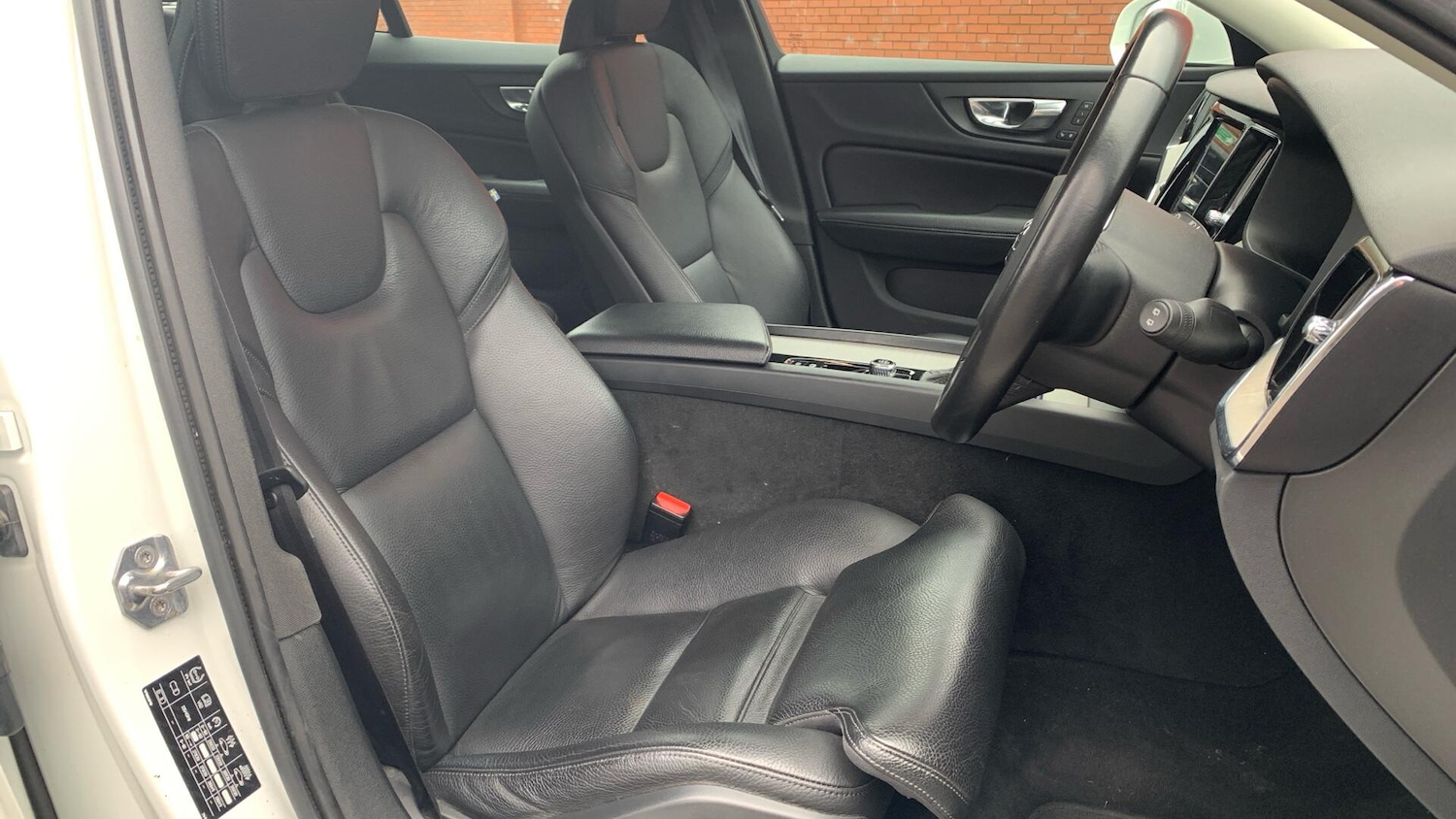 Used Volvo V60 for sale - 77657939: Photo 31