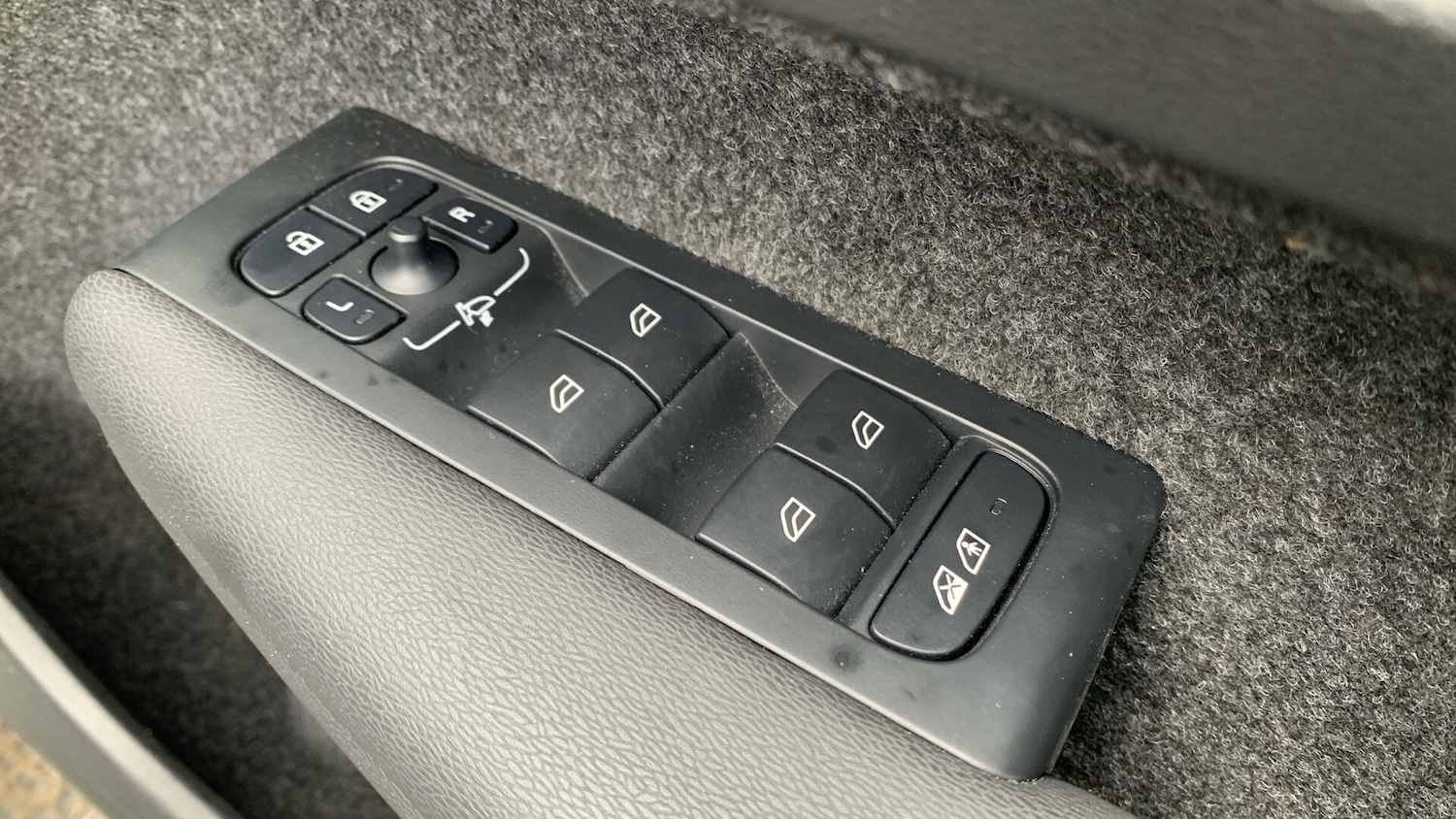 Used Volvo XC40 2025 for sale - 77625207: Photo 24