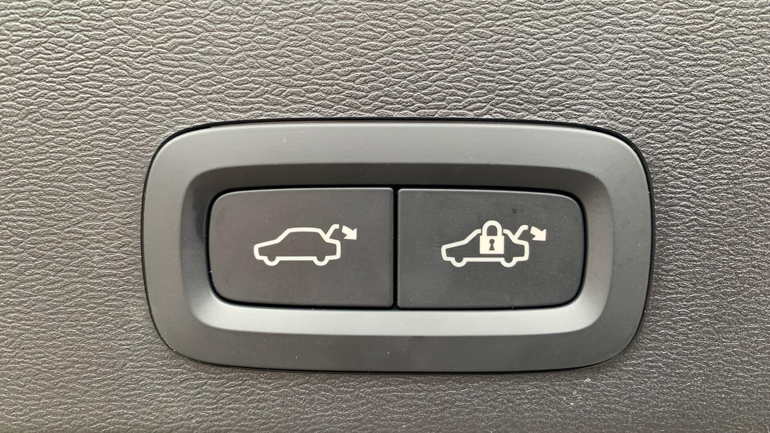 Used Volvo XC40 2025 for sale - 77625207: Photo 35