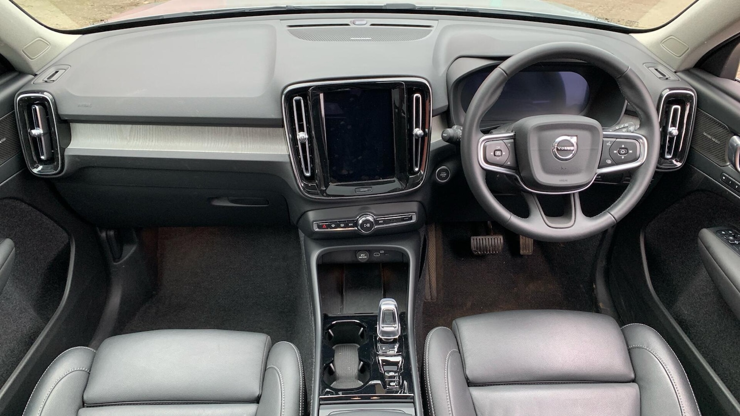 Used Volvo XC40 2025 for sale - 77625207: Photo 5